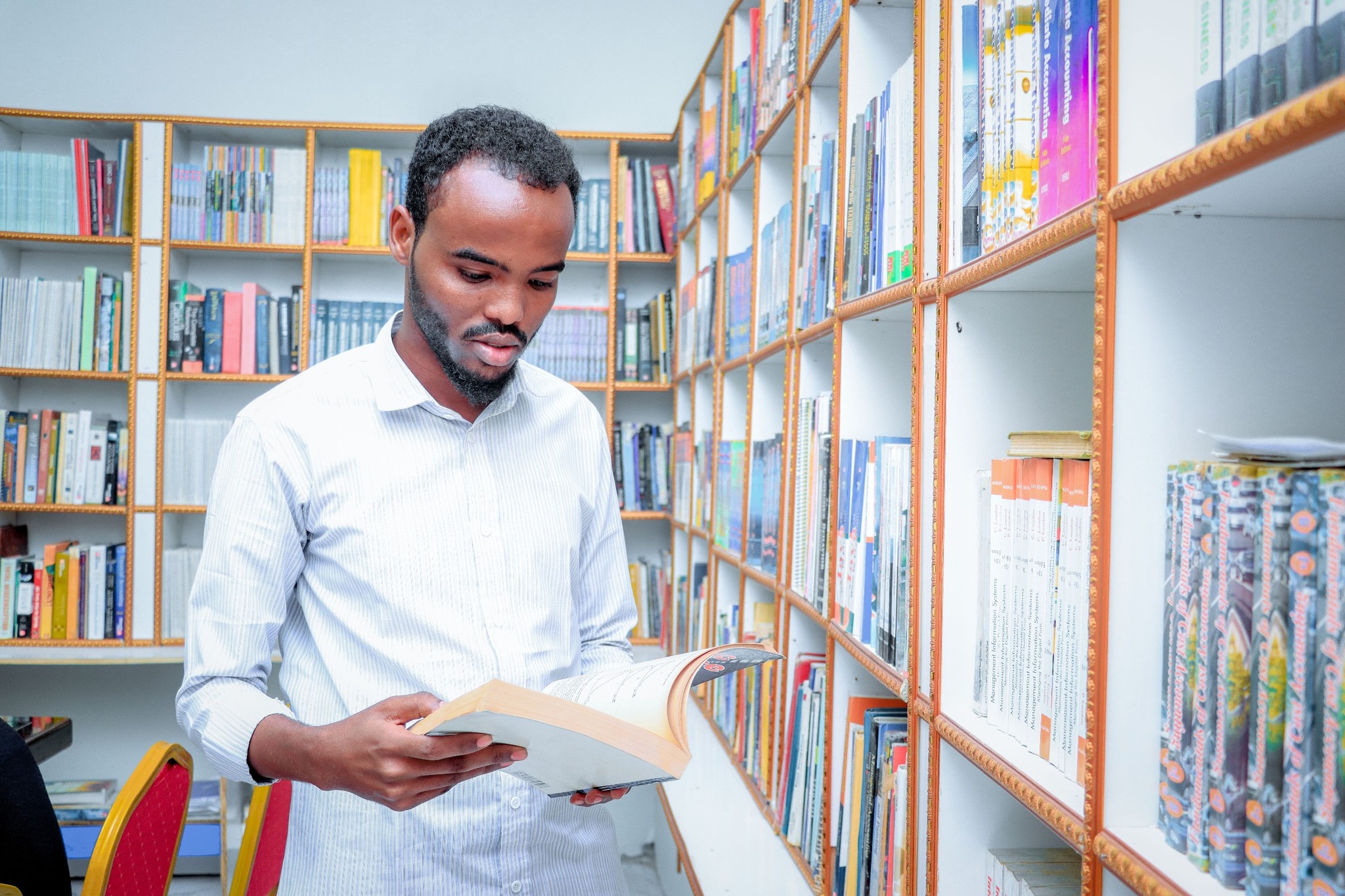 Almaas University Library — photo 1